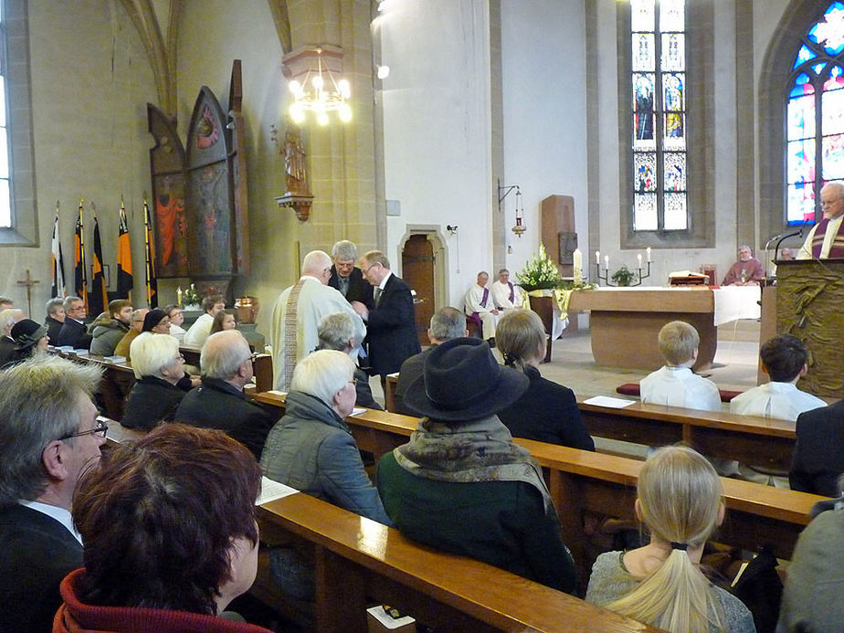 Festgottesdienst zum 50jahrigen Priesterjubiläum von Stadtpfarrer i.R. Geistlichen Rat Ulrich Trzeciok (Foto: Karl-Franz Thiede)